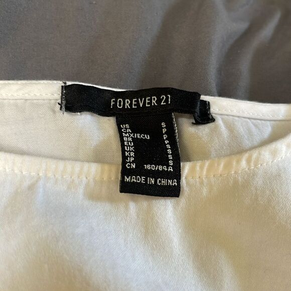 Forever 21 two piece cotton dress.  Ties at the middle to connect.  Size Small. - Picture 5 of 7